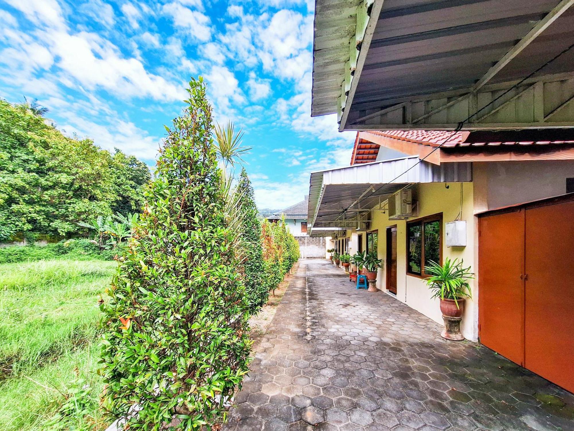Hotel Family Syariah 1 Parangtritis Redpartner Exterior foto